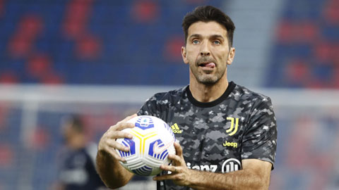 Buffon trở lại Parma với nhiều dự tính cho tương lai dù anh đã sang tuổi... 44
