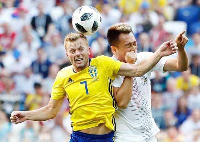 Một kết quả hòa để duy trì thành tích bất bại là đủ khiến cả Thụy Điển (trái) lẫn Slovakia hài lòng