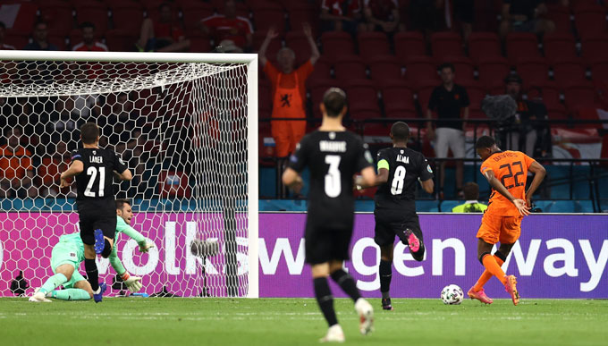 Dumfries ấn định tỷ số 2-0 trận Hà Lan vs Áo