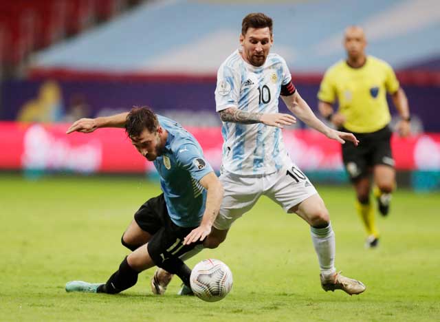 Messi (phải) và đồng đội sẽ không khó vượt qua Paraguay