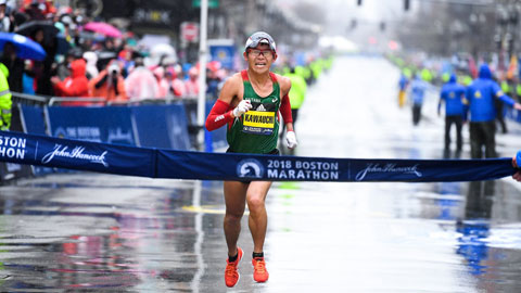 Yuki Kawauchi về nhất tại Boston 2018, một trong sáu giải marathon lớn nhất thế giới