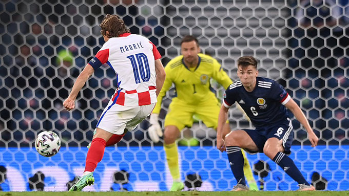 Cú trivela thần sầu của Modric làm thay đổi cục diện trận đấu Croatia vs Scotland