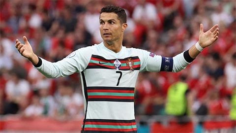 Ronaldo bực tức khi bị nói kém hơn Messi