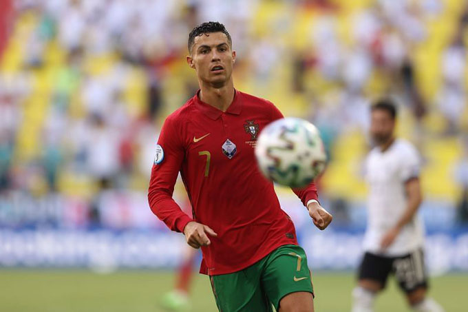 Ronaldo đang dẫn đầu danh sách Vua phá lưới EURO 2020 với 5 bàn