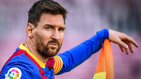 Đồng đội tại Barca phải hy sinh tiền lương để Messi ở lại