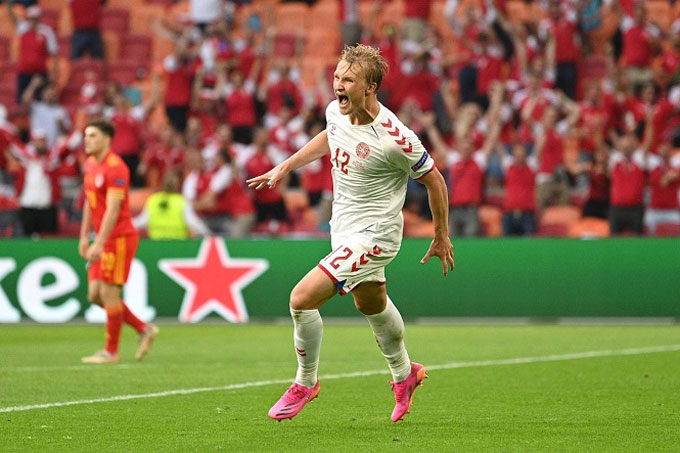 Dolberg tỏa sáng rực rỡ ở trận Wales vs Đan Mạch với 1 cú đúp