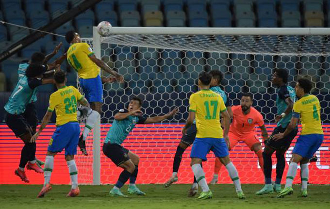 Militao mở tỷ số trận Brazil vs Ecuador ở phút 37