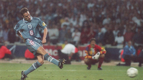 HLV Southgate hiện tại của ĐT Anh chính là người sút hỏng quả luân lưu trước... Đức ở bán kết EURO 1996