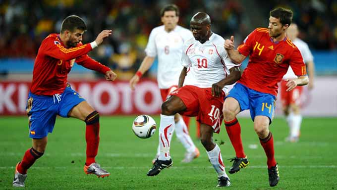 Tây Ban Nha từng ôm hận trước Thụy Sĩ ở World Cup 2010