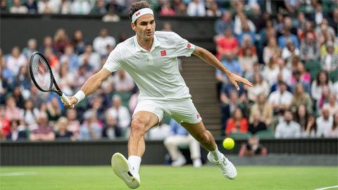 Federer thoát hiểm ở trận đầu Wimbledon 2021