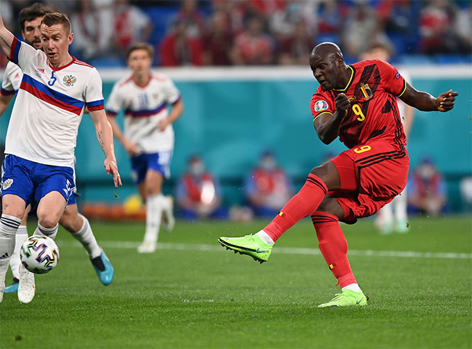 Lukaku lập cú đúp ở trận Bỉ thắng Nga 3-0 tại vòng bảng