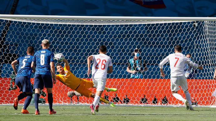 Morata đá hỏng quả phạt đền ở trận Tây Ban Nha thắng Slovakia tại vòng bảng EURO 2020