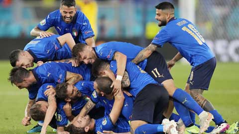 ĐT Italia tiếp tục săn kỷ lục