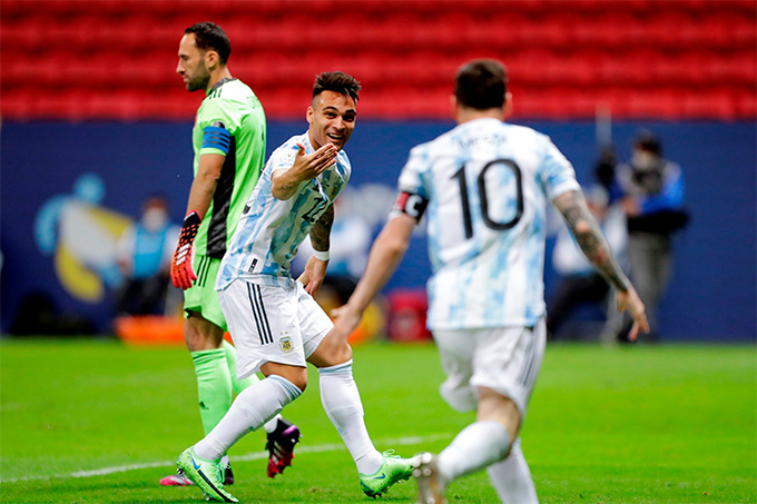 Messi kiến tạo cho Lautaro Martinez mở tỷ số