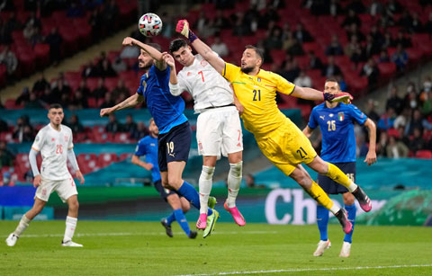 Thủ môn Donnarumma xứng danh người hùng của ĐT Italia trong trận bán kết với Tây Ban Nha