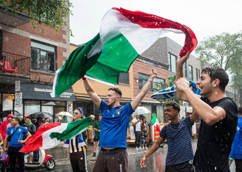 Cộng đồng người Ý tại London ăn mừng chiến tích của đội nhà vào chung kết
