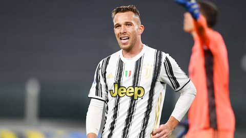 Juventus cần bổ sung tiền vệ thay Arthur