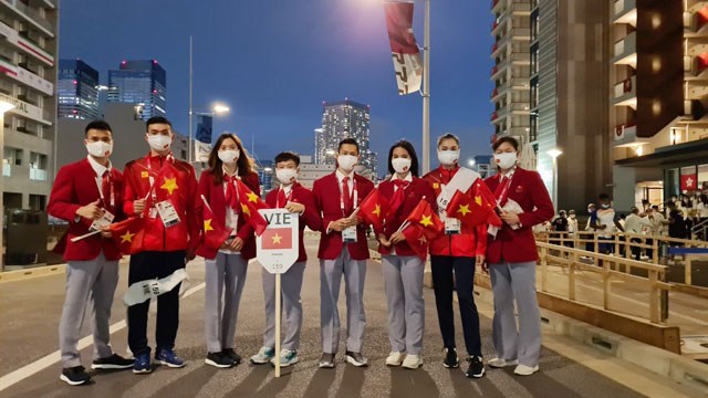 Các thành viên của đoàn thể thao Việt Nam trước lễ khai mạc - Ảnh: Thu Sâm DTTVN