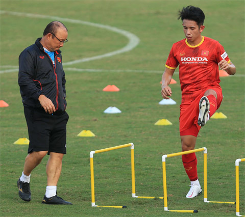 Các cầu thủ đang nỗ lực tập luyện chờ làm nhiệm vụ tại vòng loại World Cup		Ảnh: Minh Tuấn