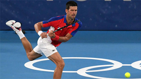 Djokovic hạ Nishikori, vào bán kết Olympic Tokyo