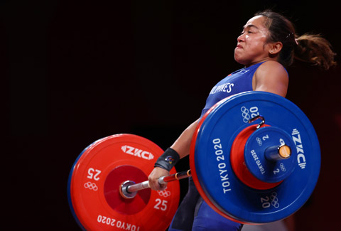 Hidilyn Diaz tỏa sáng ở hạng cân 55kg, giúp Philippines lần đầu có HCV tại đấu trường Olympic