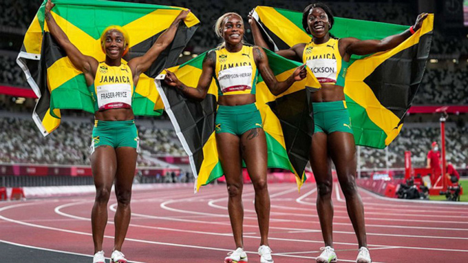 Các VĐV Jamaica giành 3 vị trí đầu tiên tại nội dung 100m nữ 