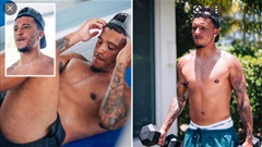 Sancho học Ronaldo, tập luyện như điên trong phòng tập gym Sancho học Ronaldo, tập luyện như điên trong phòng tập gym