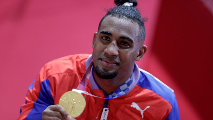 Võ sĩ Arlen López của Cuba lập kỷ lục Olympic