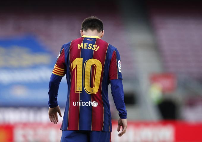 Messi rời Barcelona đầy cay đắng 