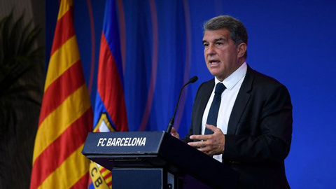 Chủ tịch Laporta họp báo lý giải biến cố Messi chia tay Barca