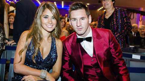 Tổ WAGs của PSG đang chào đón Messi