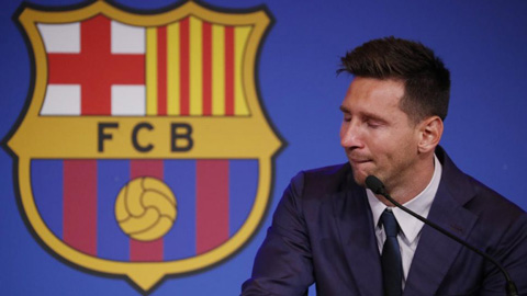 Cộng đồng mạng tranh cãi dữ dội sau khi Messi khóc chia tay Barca