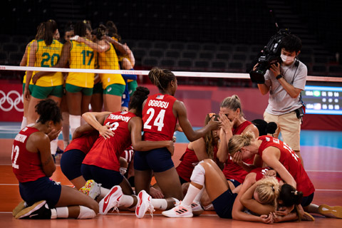 Mỹ cán mốc 39 HCV tại Olympic 2020 sau chiến thắng lịch sử của các nữ tuyển thủ bóng chuyền trước Brazil