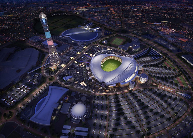 Sân Khalifa có hệ thống điều hòa nhằm duy trì mức 24 đến 28 độ trên khán đài, còn ở dưới sân khoảng 26 độ. 