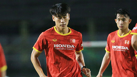 Nhâm Mạnh Dũng, tiền đạo đá ở Champions League hy vọng cạnh tranh vị trí trên U23 Việt Nam 