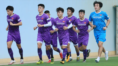 HLV Park Hang Seo luôn được các trợ lý hỗ trợ hết lòng trên các đội tuyển 	Ảnh: Minh Tuấn