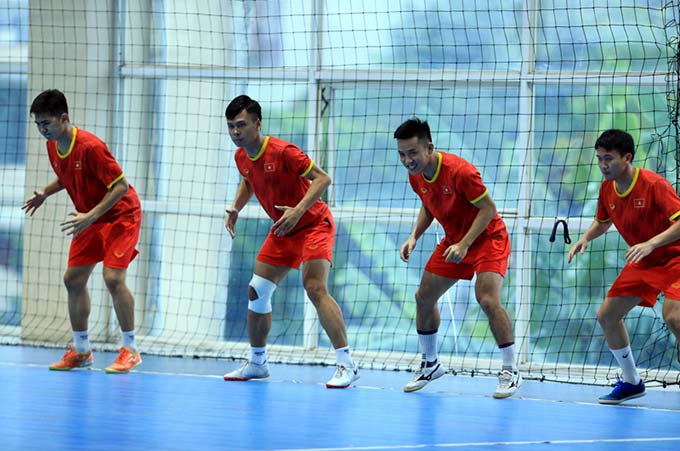 Các cầu thủ tự tin chuẩn bị cho VCK futsal World Cup 2021 trong sự an toàn - Ảnh: VFF 