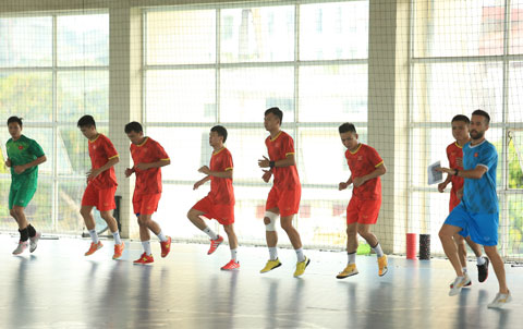 ĐT futsal Việt Nam tích cực tập luyện 	Ảnh: ĐỨC CƯỜNG