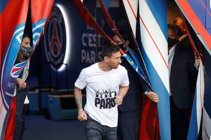 Trước cuộc so tài với Strasbourg trên sân nhà Công viên các Hoàng tử, PSG đã tổ chức ra mắt các tân binh được chiêu mộ ở Hè 2021. Tất nhiên, sự chú ý dồn cả vào siêu sao Lionel Messi