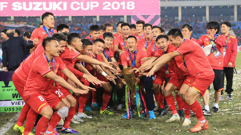 ĐT Việt Nam ăn mừng chức vô địch AFF Suzuki Cup 2018   Ảnh: MINH TUẤN