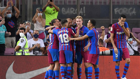 Barca ăn mừng chiến thắng trước Sociedad  ở vòng mở màn