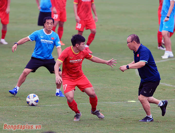 Chiều 23/8, ĐT Việt Nam tiếp tục tập luyện tại sân Trung tâm đào tạo bóng đá trẻ Việt Nam để chuẩn bị cho lượt trận đầu tiên tại Vòng loại cuối FIFA World Cup 2022 khu vực châu Á.