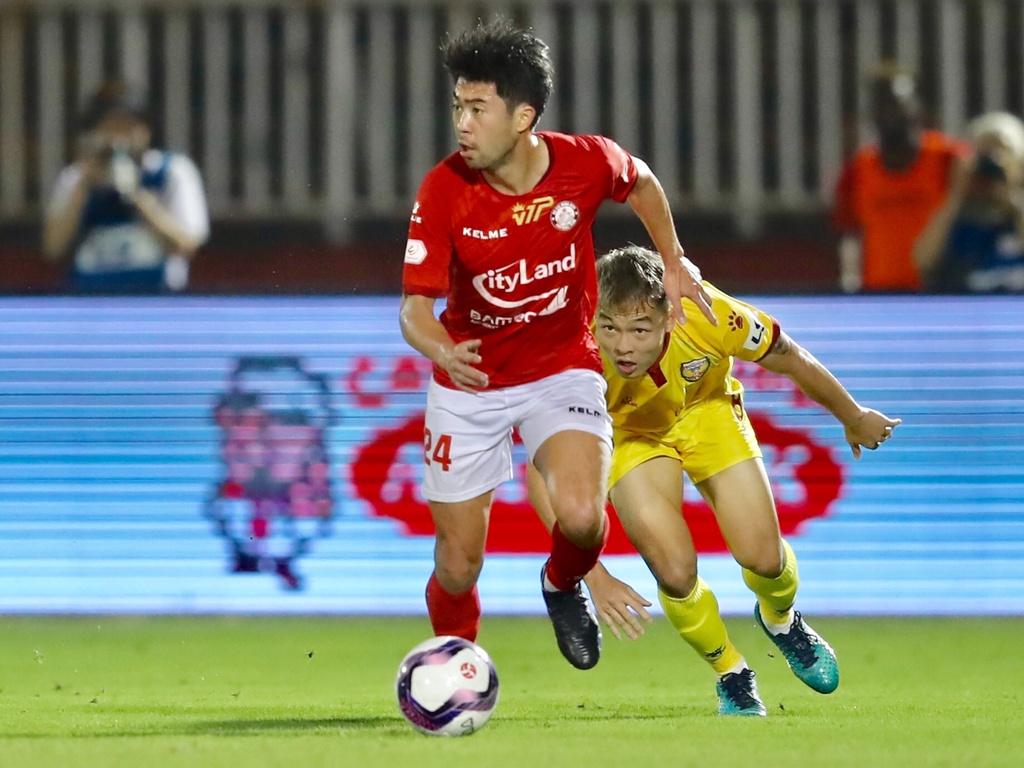 Lee Nguyễn có vẻ lận đận với bóng đá Việt Nam khi anh lại không có mùa vẻ trọn vẹn trong màu áo TP.HCM