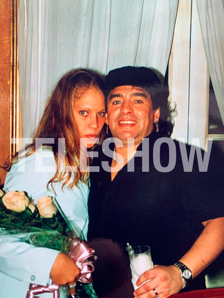Maradona từng định gắn kết lâu dài với Mavy