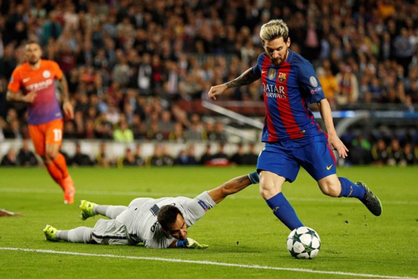 Messi lập hat-trick trong chiến thắng vùi dập của Barca trước Man City