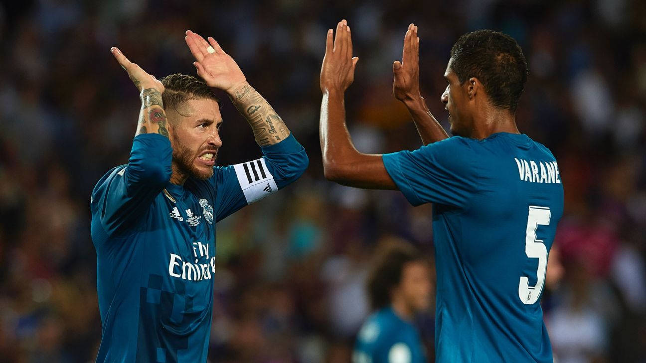 Cặp trung vệ Sergio Ramos và Raphael Varane đều đã ra đi