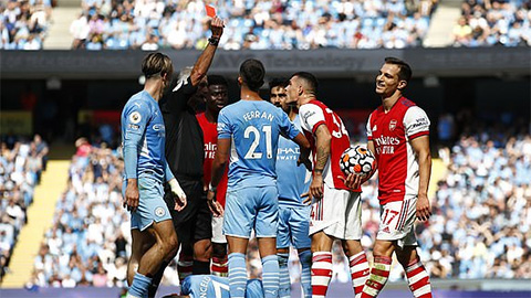 Man City vs Arsenal: Xhaka lĩnh thẻ đỏ sớm