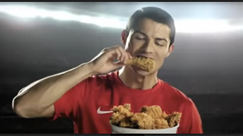Nghịch lý Cristiano Ronaldo: Mồm chê đồ ăn nhanh nhưng tay tích cực quảng cáo nước ngọt