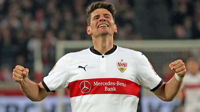 Mario Gomez (Từ Stuttgart vào năm 2009): Gomez là ngôi sao sáng trong chiến tích lịch sử của Stuttgart với chức vô địch Bundesliga năm 2007. Để có được chân sút xuất sắc này, Bayern đã chấp nhận phá kỷ lục chuyển nhượng khi ấy với 30 triệu euro. Không còn Gomez, Stuttgart đã sa sút không phanh và thậm chí phải xuống hạng
