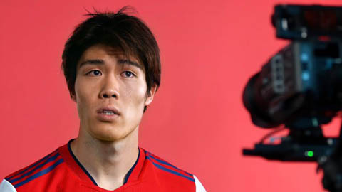 Arteta khen tân binh Tomiyasu dù chưa đá phút nào cho Arsenal